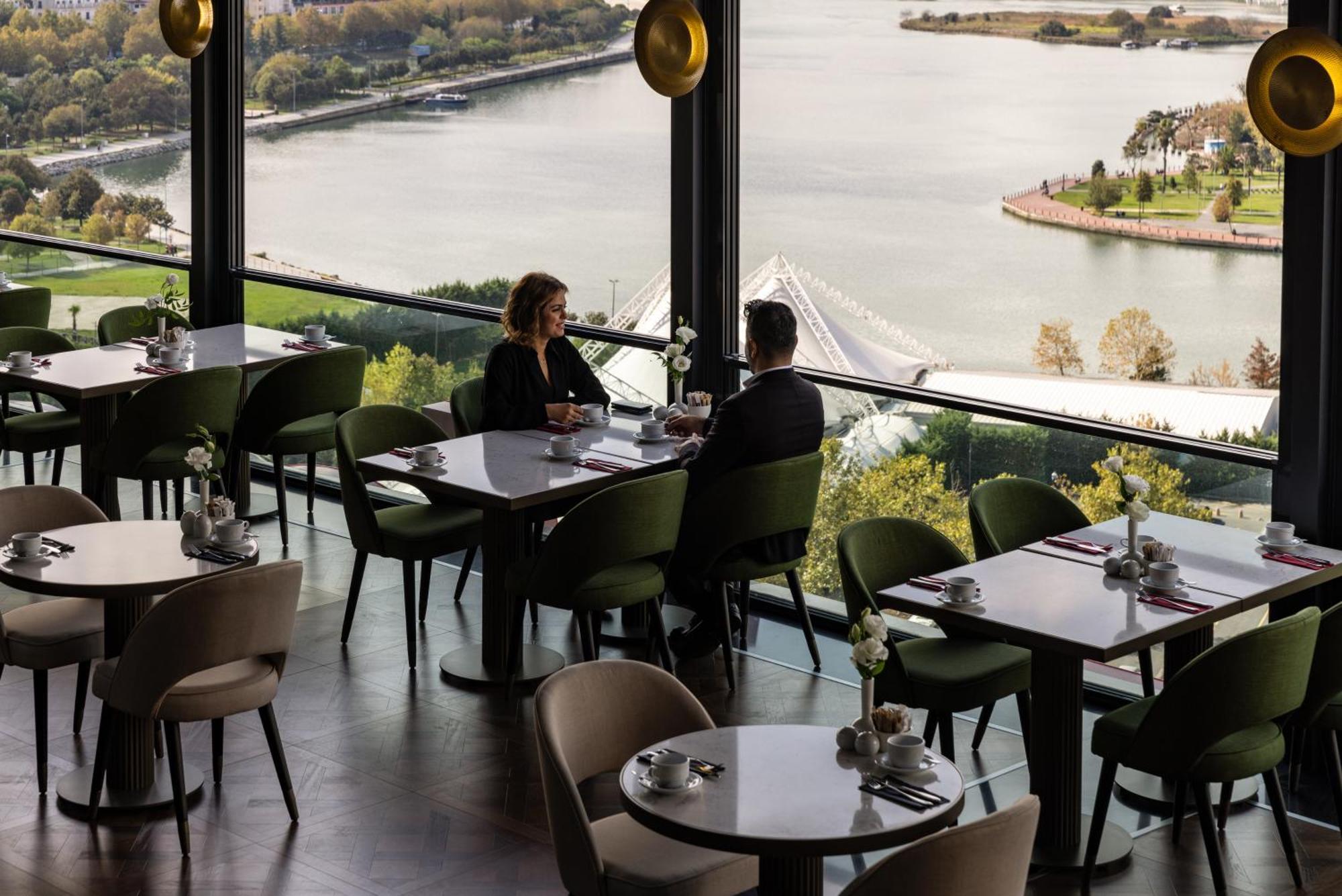 Clarion Hotel Golden Horn Estambul Exterior foto The restaurant