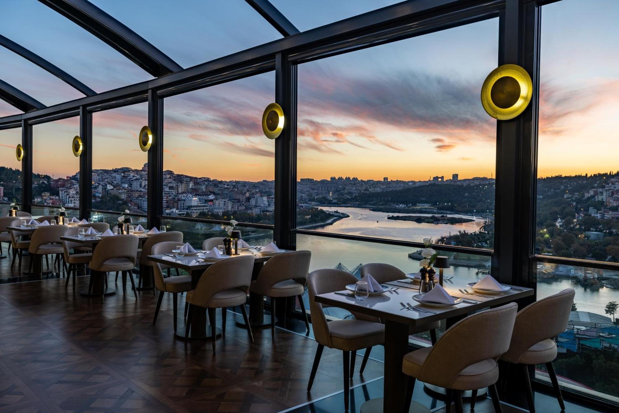 Clarion Hotel Golden Horn Estambul Exterior foto The View