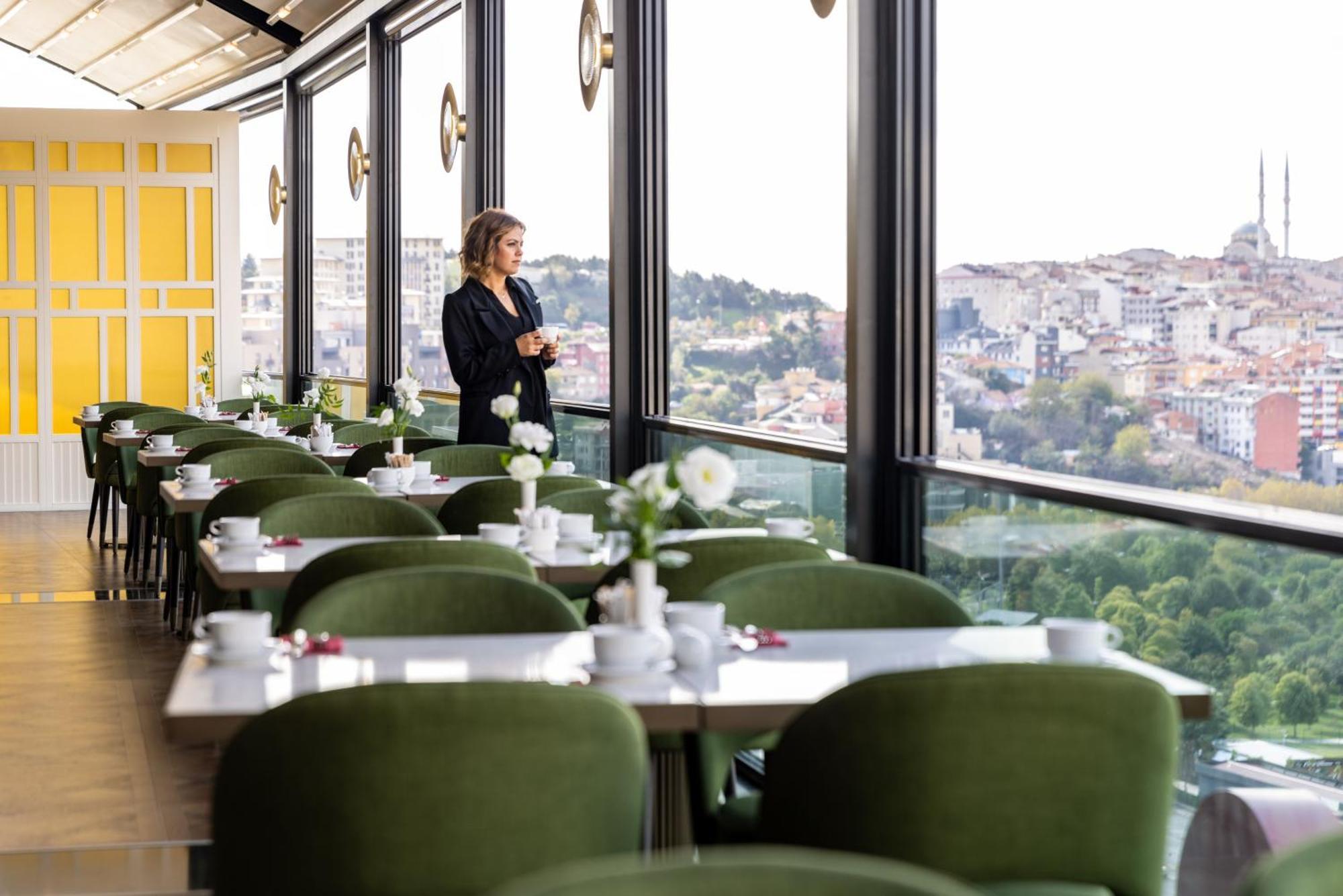 Clarion Hotel Golden Horn Estambul Exterior foto Restaurant