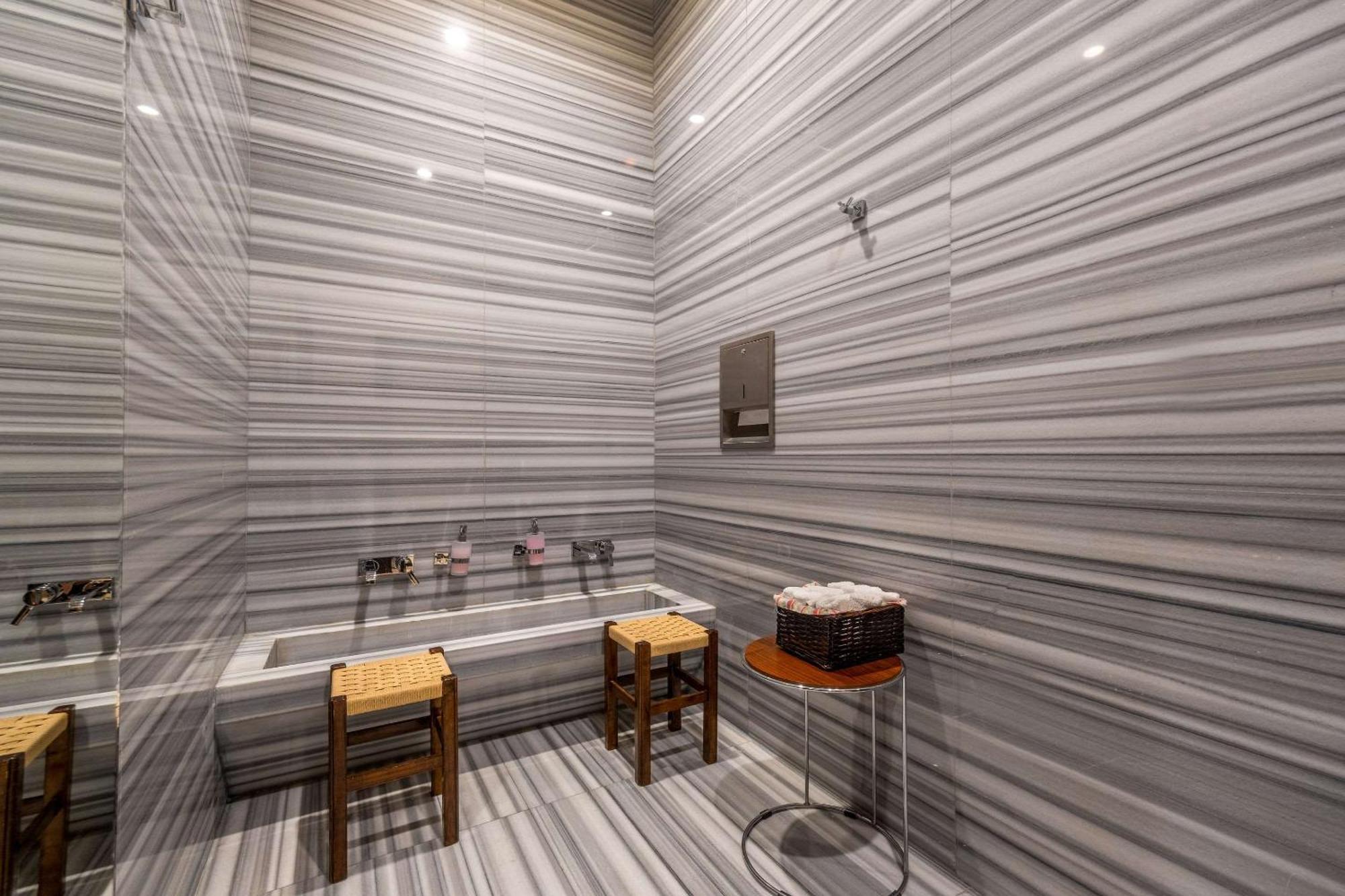 Clarion Hotel Golden Horn Estambul Exterior foto Turkish bath